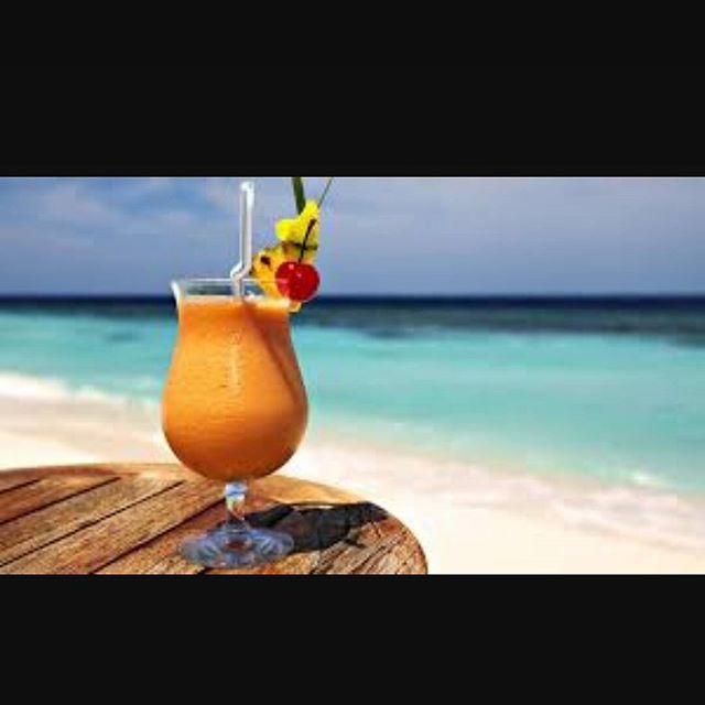 Varoitus! Jos olet Kronan henkeen ja vereen niin älä lue ja jatka eteenpäin, jos ei mene herkästi tunteisiin niin ei hätää! 
Epäilemättä kahden ehkäpä monen muunkin paikkakunnan fanit toivottavaa IKK:lle oikein lämpiä kelejä kun meidän pojat jatkaa pelejä vielä parisen viikkoa! 😉 #jeppishockey #rautaliiga #muikhockey #finals #ompavaikeeta